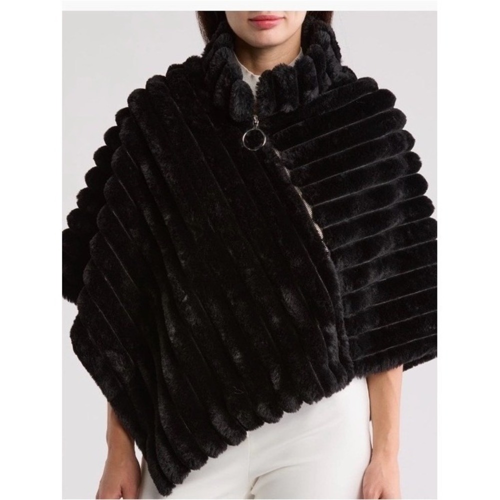 La Fiorentina Faux Fur Wrap Poncho, Black Fur, Classic & Elegant, ONE SIZE, NWT
